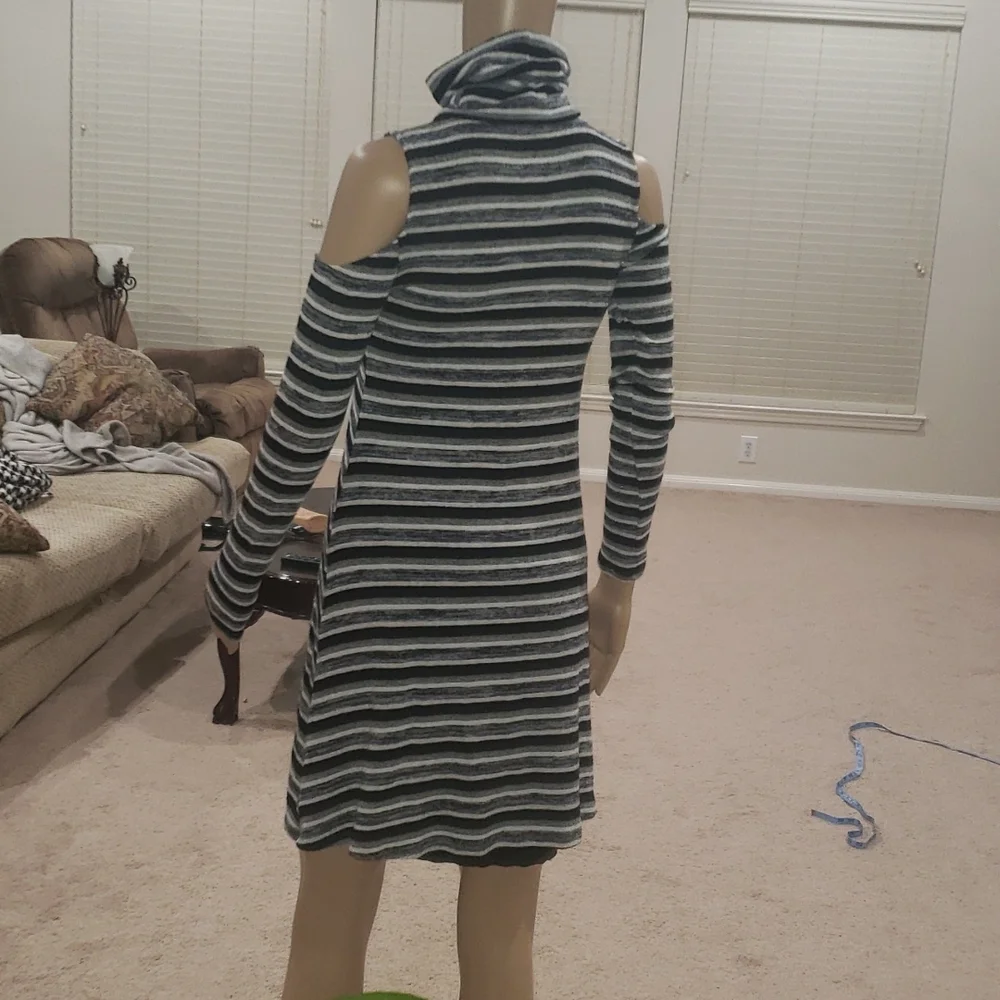 AE S soft & sexy cold shoulder mini sweater dress white and navy striped - Picture 7 of 9